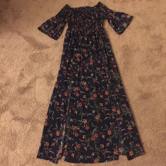 Ijoah Floral maxi dress with bell sleeves - Picture 2 of 4
